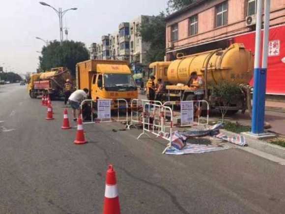 胶南市政工程中的化粪池清理、隔油池运维与河道泥浆清疏实践
